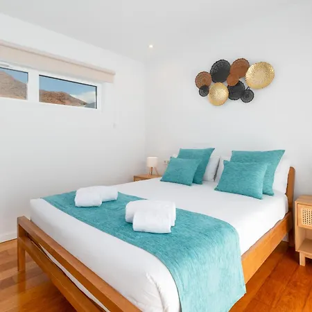Villa Ereza Royal Family Hoopoe 113 *